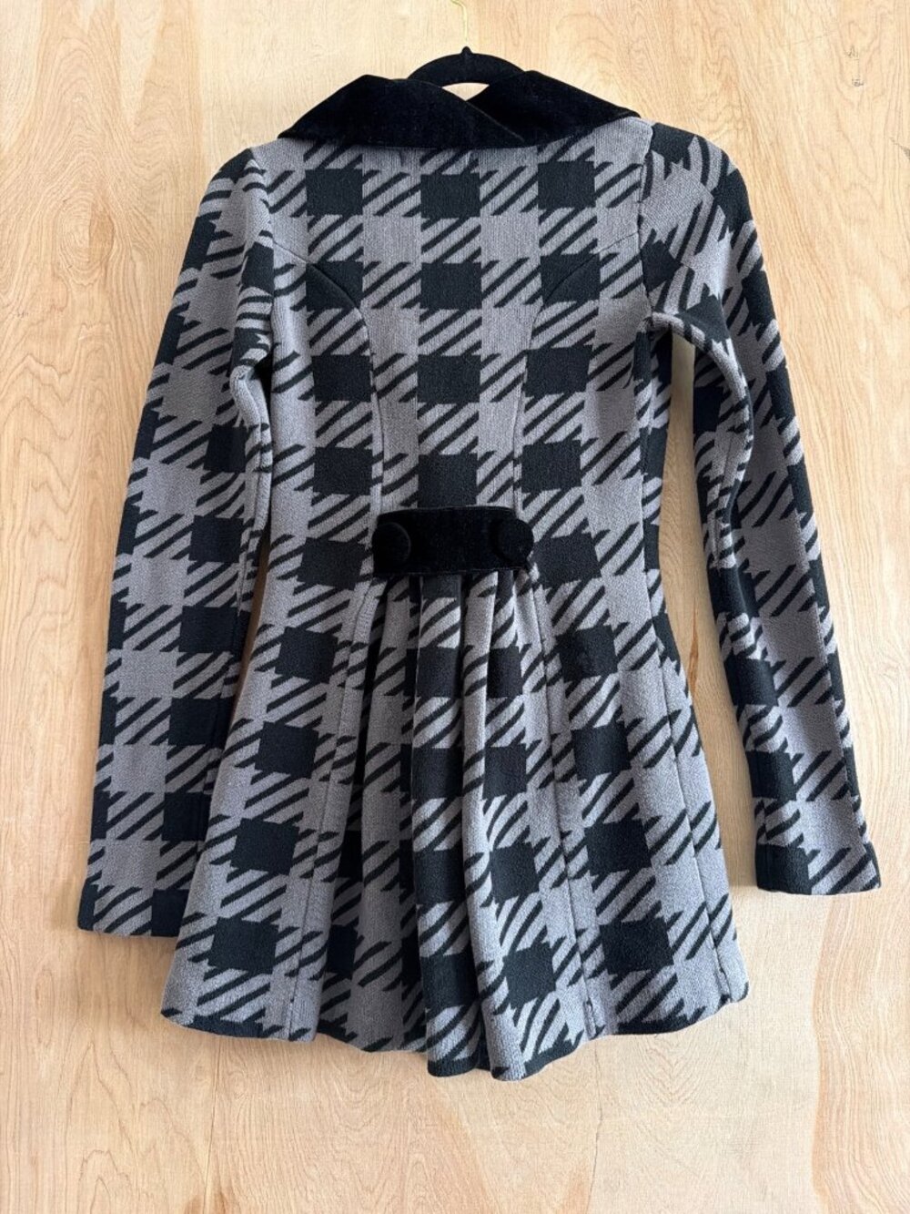 Betsey Johnson Houndstooth Fit N Flare Sweater Coat Black Gray Pink Label Size S - Picture 2 of 12